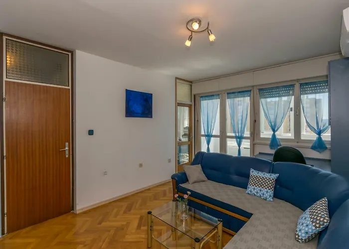 Apartment Azure Split